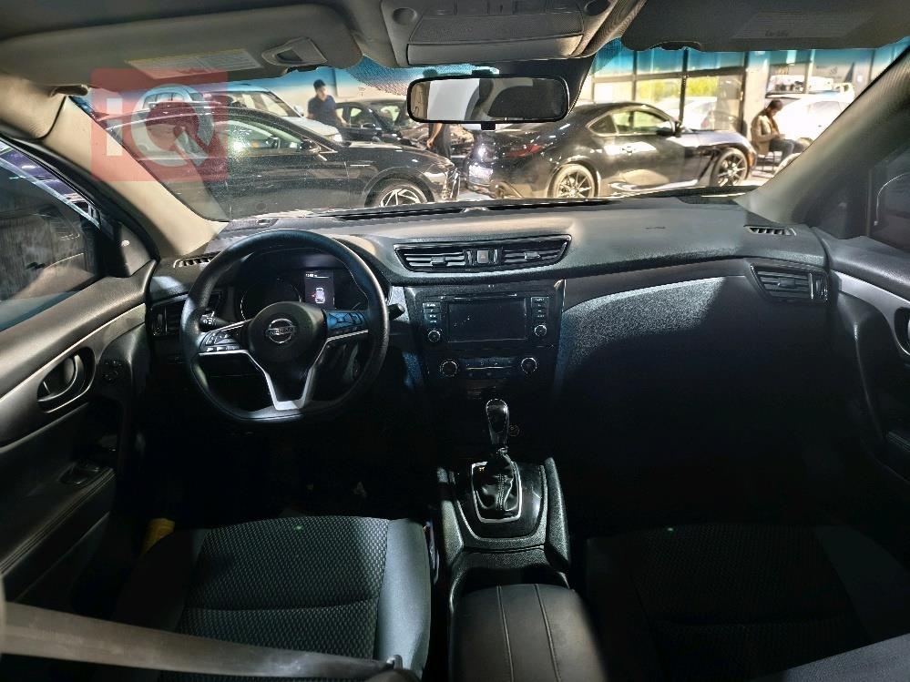 نيسان قاشقاي